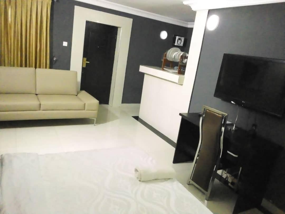 Primal Aparthotel Ikoyi Lagos Bagian luar foto