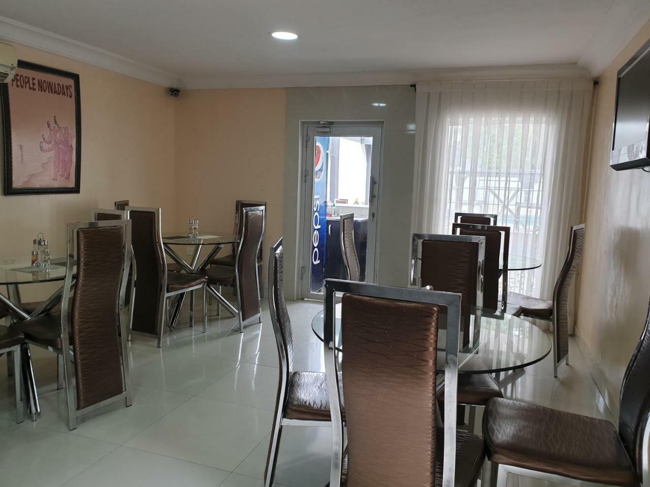 Primal Aparthotel Ikoyi Lagos Bagian luar foto