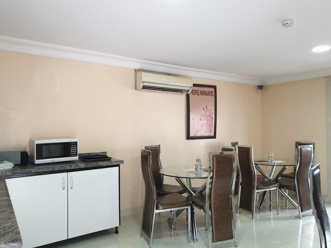 Primal Aparthotel Ikoyi Lagos Bagian luar foto